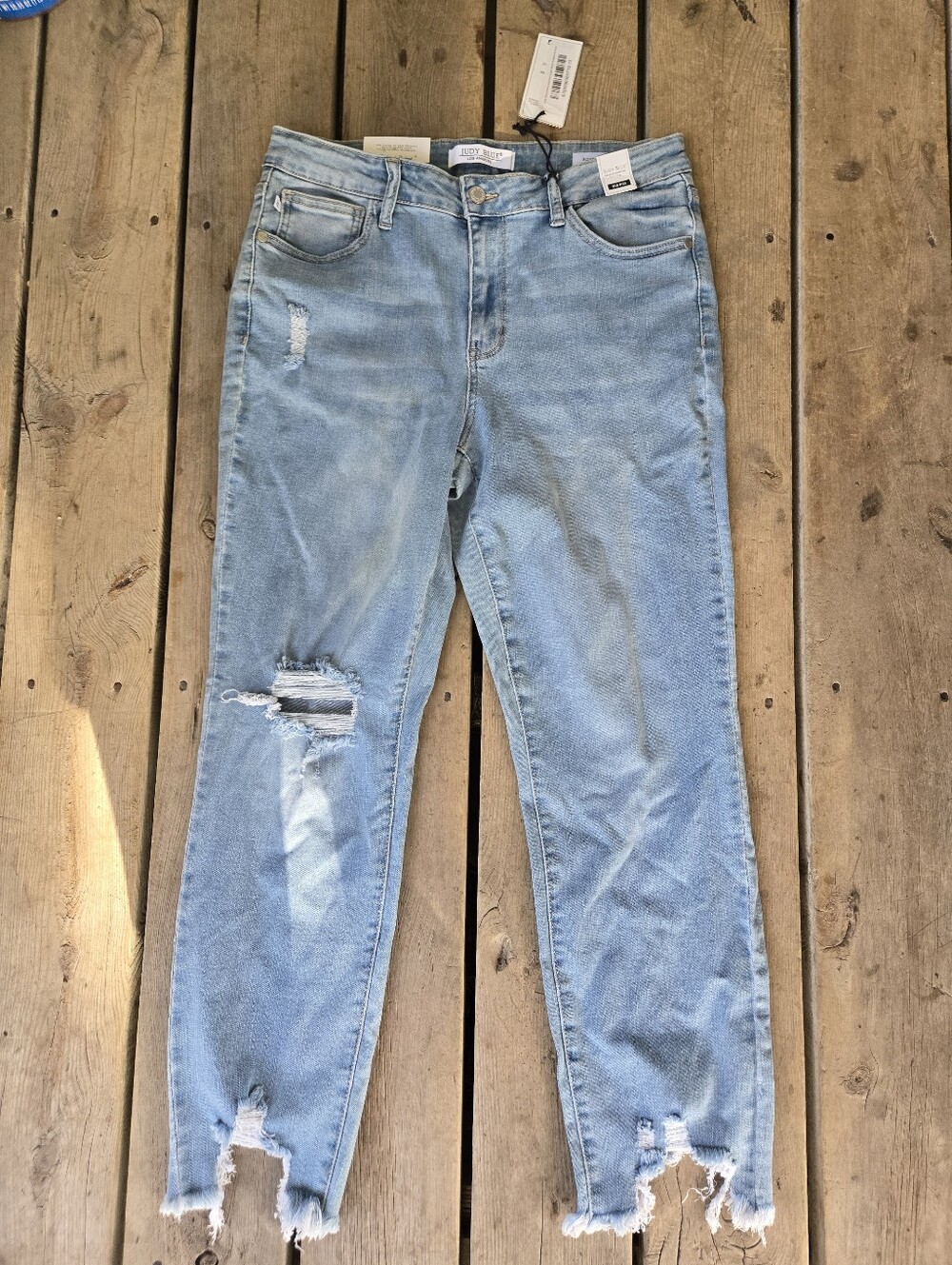 Brand new!! NWT Judy Blue stretchy distressed denim boyfriend fit jeans sz 11/30